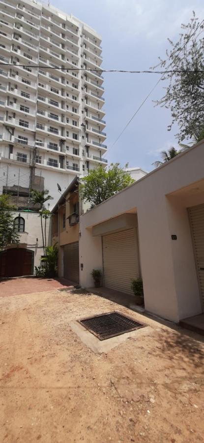 Готель Elegance Oasis, Colombo 3 Екстер'єр фото