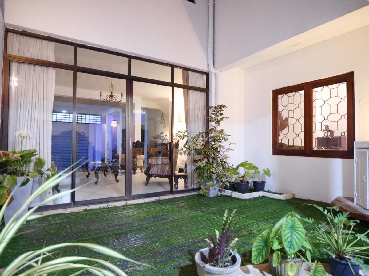 Готель Elegance Oasis, Colombo 3 Екстер'єр фото
