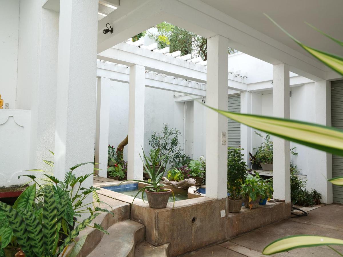 Готель Elegance Oasis, Colombo 3 Екстер'єр фото