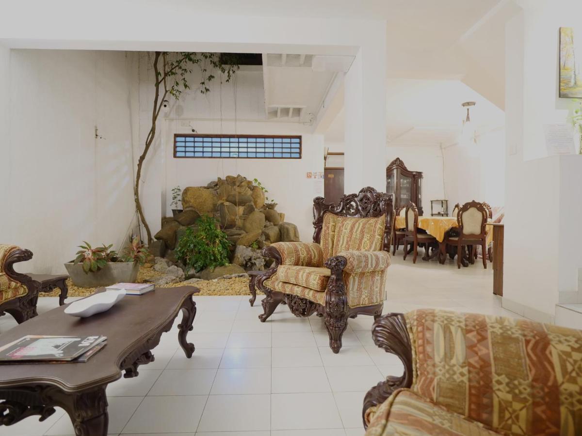 Готель Elegance Oasis, Colombo 3 Екстер'єр фото